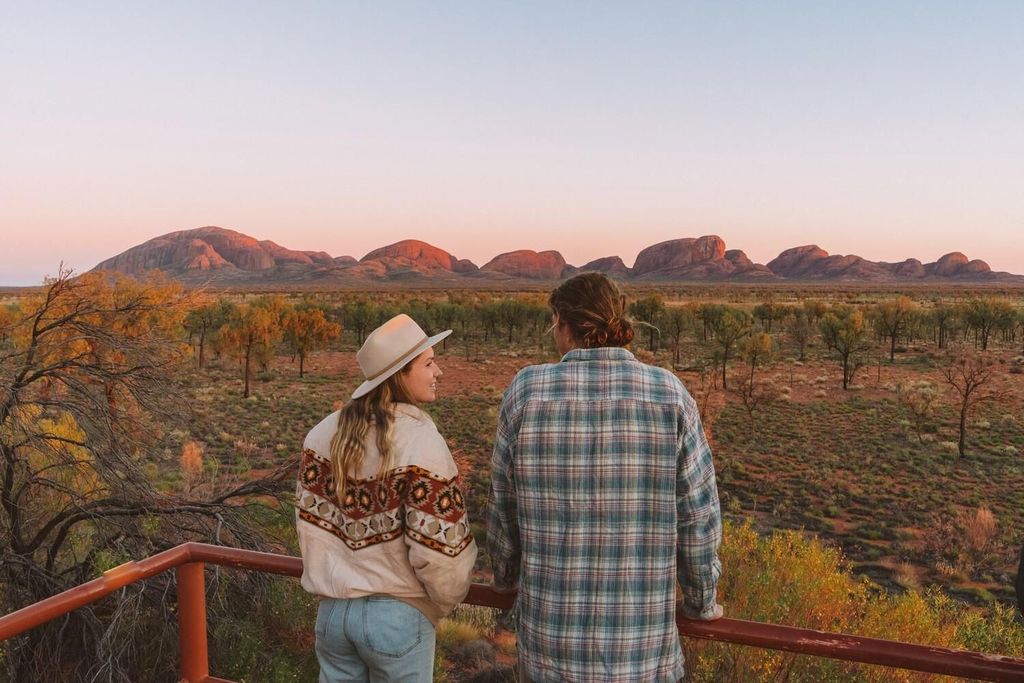 Von Alice Springs/Yulara: 4-tägige Red Centre 4WD Camping Tour