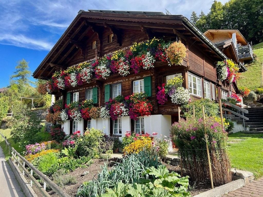 Wengen: Familienfreundliche Bauernhoftour in den Schweizer Alpen