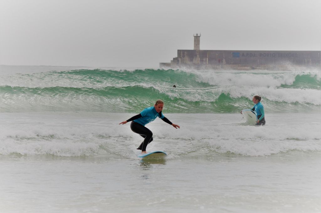 Matosinhos: Surfkurs mit Ausrüstung