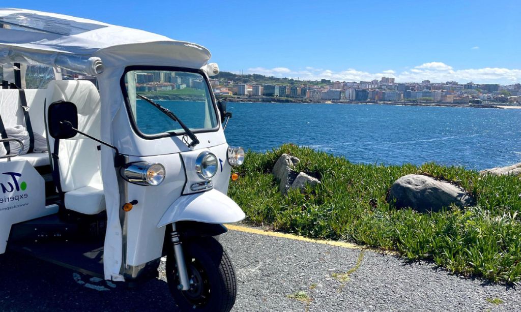 A Coruña: Premium Tuk Tuk Tour