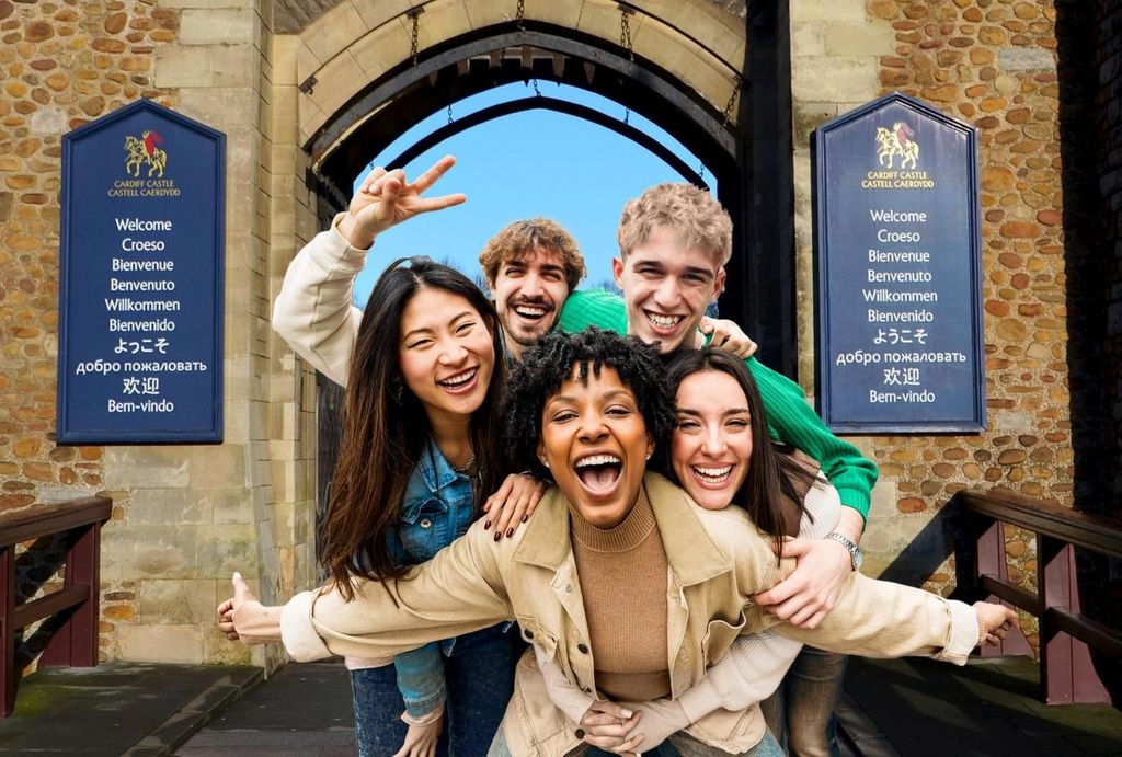 Cardiff: Stadtführung Tour & Erkundungsspiel