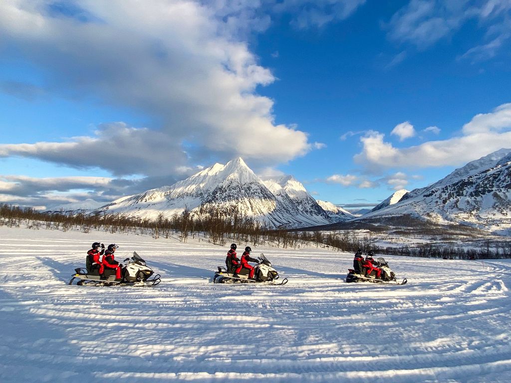 Von Tromsø: Schneemobil-Safari in den Lyngenalpen