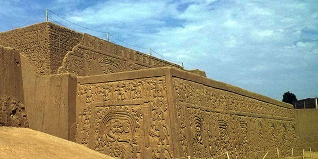 Von Trujillo || Chan Chan und Huanchaco Beach Tour