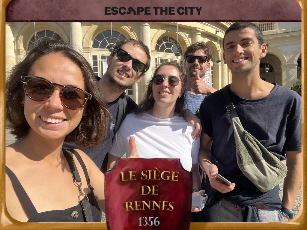 Rennes: Outdoor Escape Game - Le Siège de Rennes