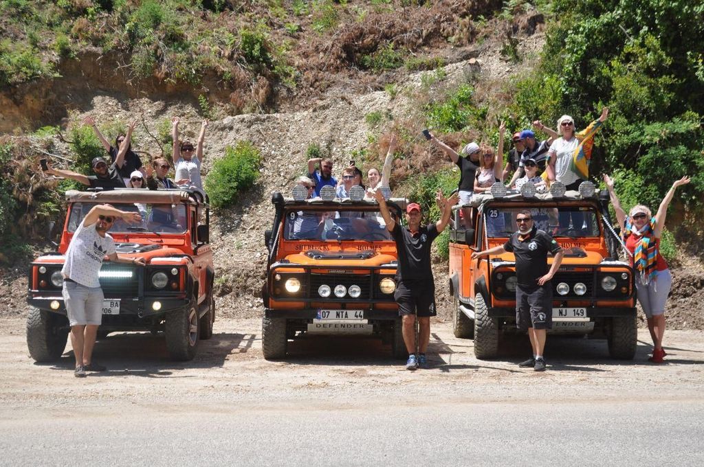 Alanya Jeep-Safari: Dim-Höhle, Fluss & Natur-Abenteuer