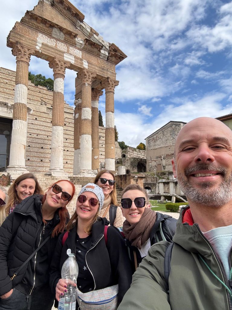 Brescia: das Unerwartete. Geschichte, lokale Geschichten und ein Drink