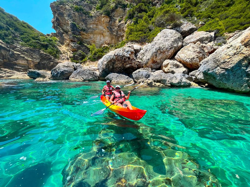 Cala Granadella: Cala en Caló Meereshöhle Schnorcheln & Kajak Tour