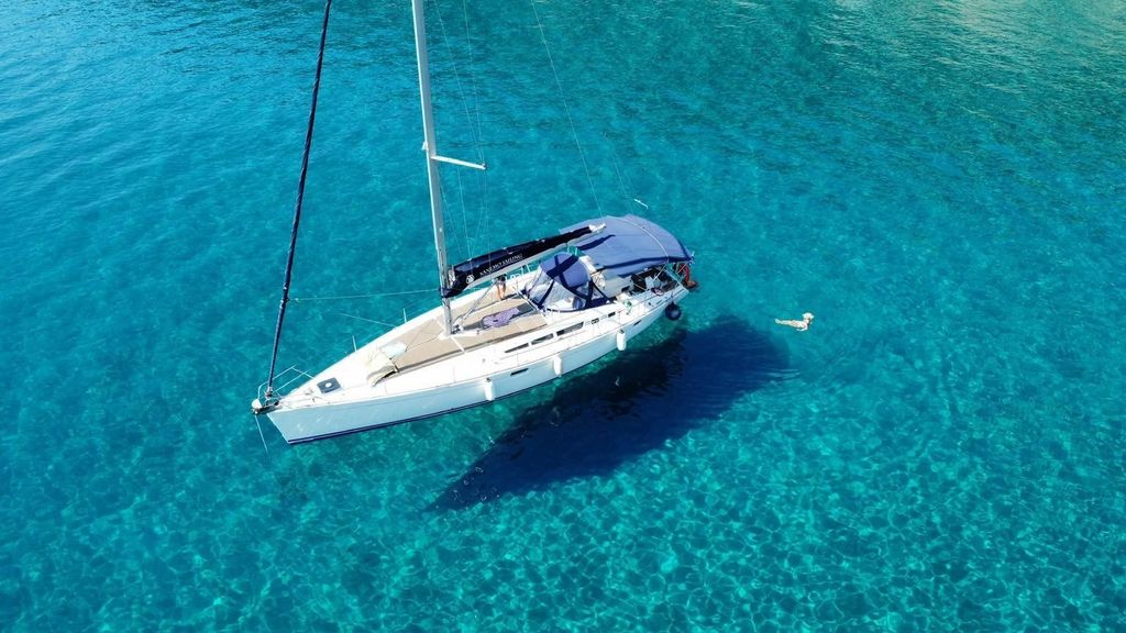 Naxos: Segeltörn durch die kleinen Kykladen mit Mittagessen und Getränken