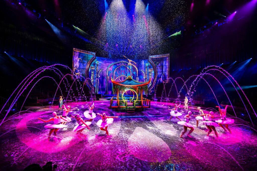 Macau: Ticket für die Show „House of Dancing Water“