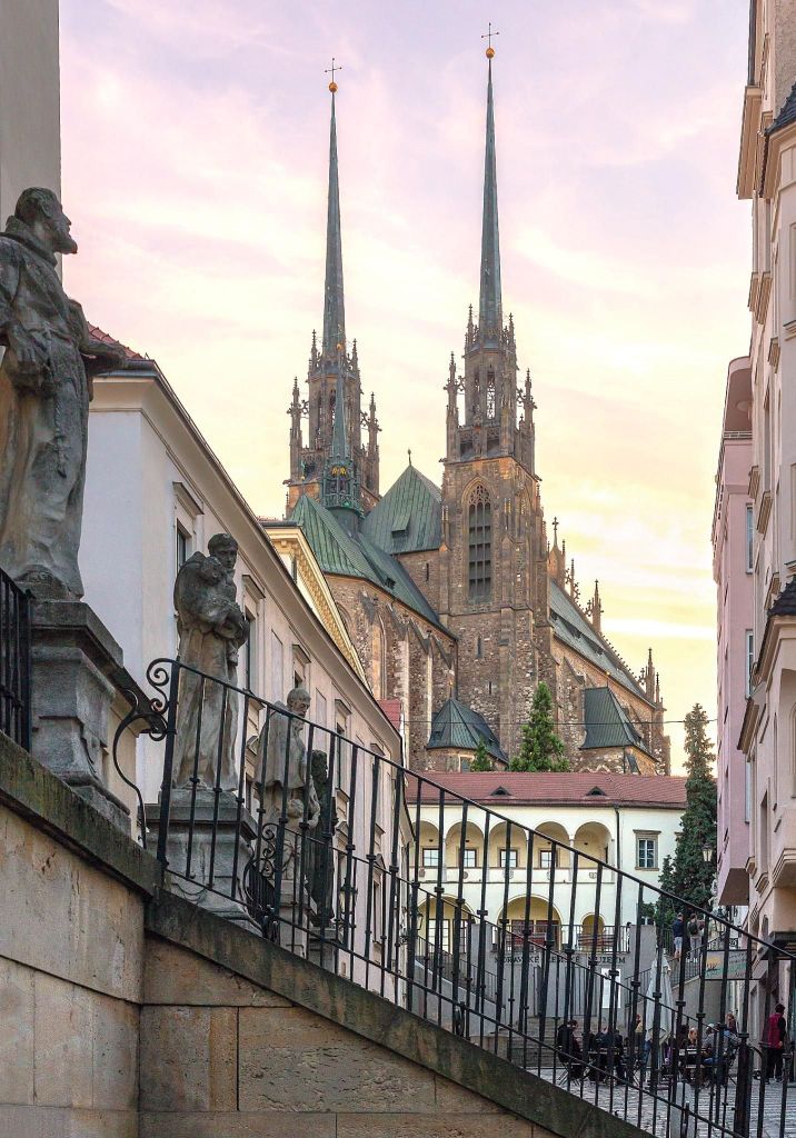 Brünn zu Fuß – Legenden, Geschichte und verborgene Geschichten