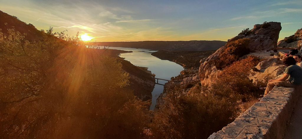 Die Verdonschlucht, Abfahrt in Moustiers-Sainte-Marie, Besichtigung und Transport