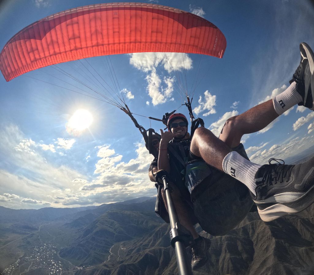 Mendoza: Gleitschirmabenteuer in den Ausläufern der Anden + 4k Fotos & Videos