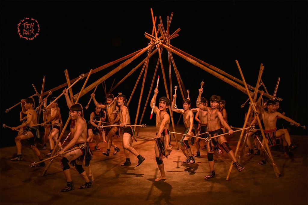 Hoi An: Teh Dar Vietnamesischer Bambuszirkus im Lune Center