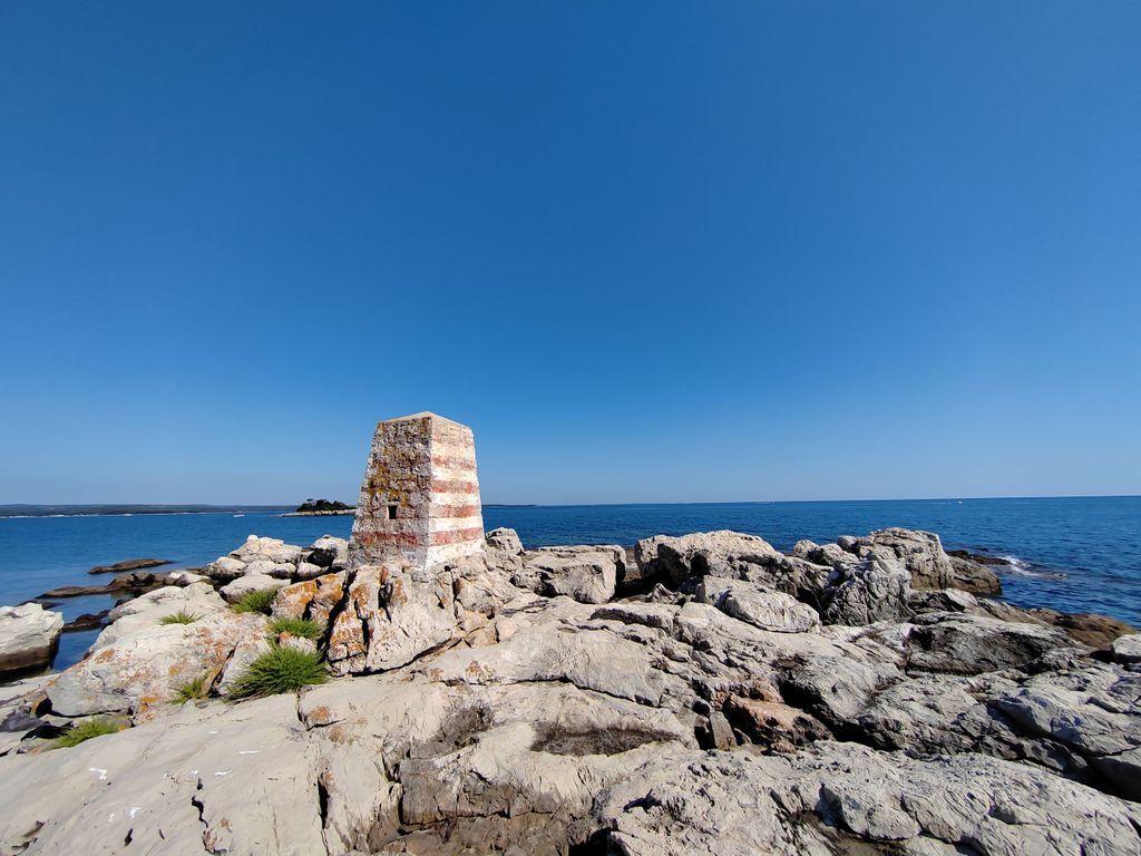 Rovinj: Golden Cape Desert Islands Kajak & Schnorcheltour