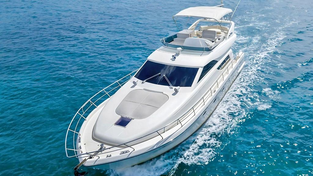 Von Villasimius aus: Private Yacht Tour mit Mittagessen