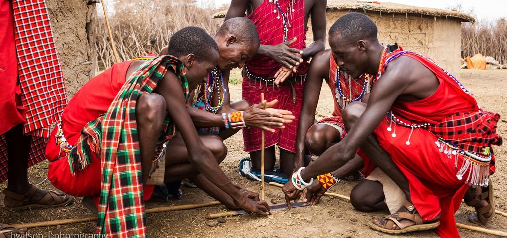Besuch eines Maasai-Dorfes und der heißen Quellen von Chemka mit warmem Mittagessen