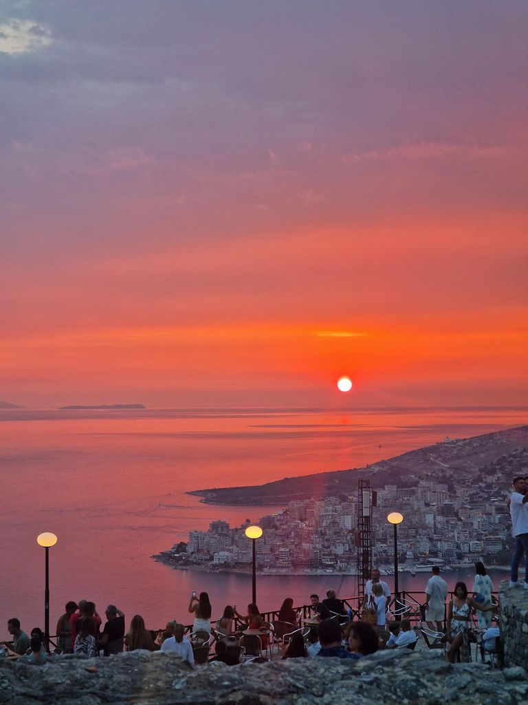 Sarande: Blue Eye Spring und Lekursi Castle Sunset Tour
