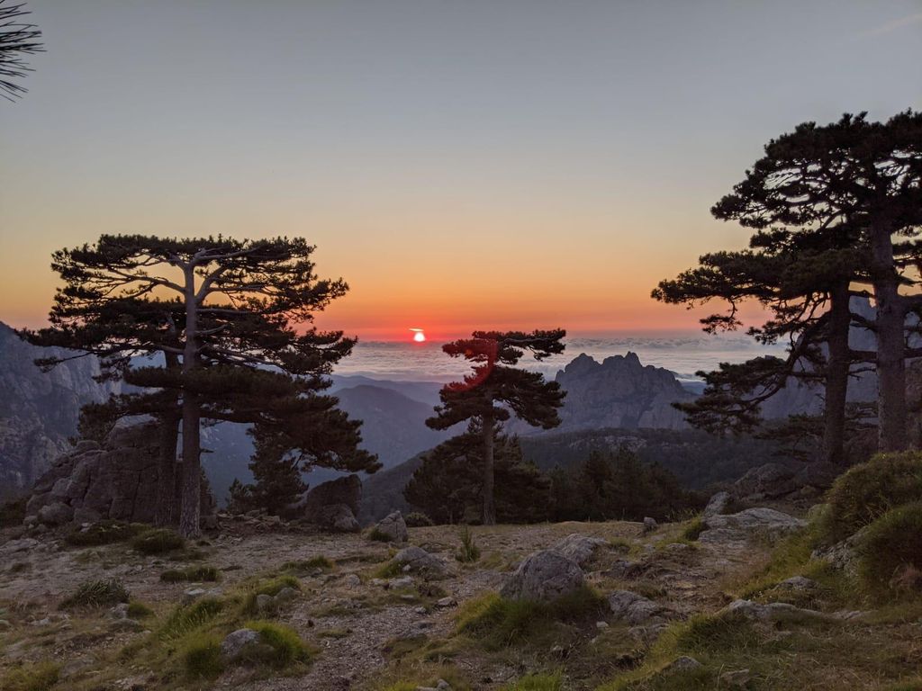 BAVELLA/HIGH ROCKS Unter den korsischen Dolomiten