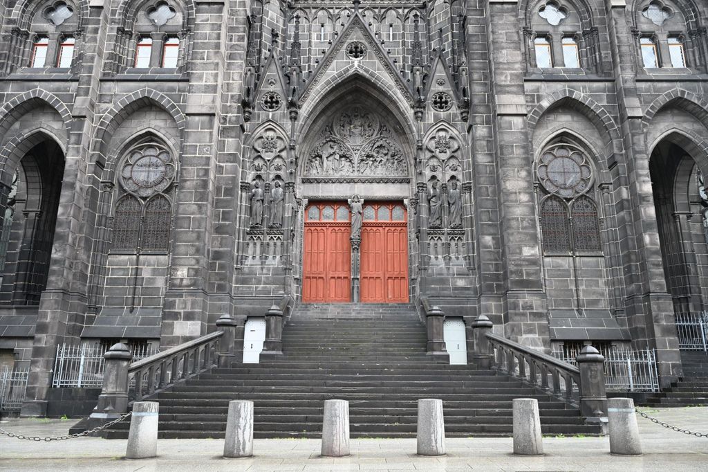 Besuch des Stadtzentrums von Clermont