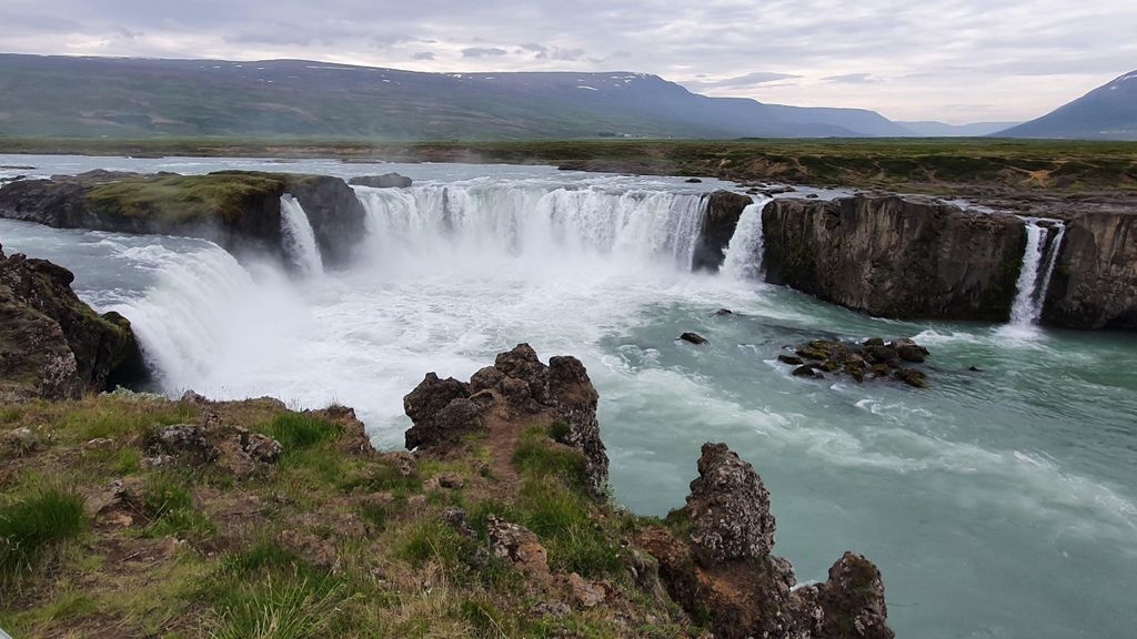 Deutschsprachiger Landausflug Góðafoss & Mývatn ab Akureyri in Kleingruppe