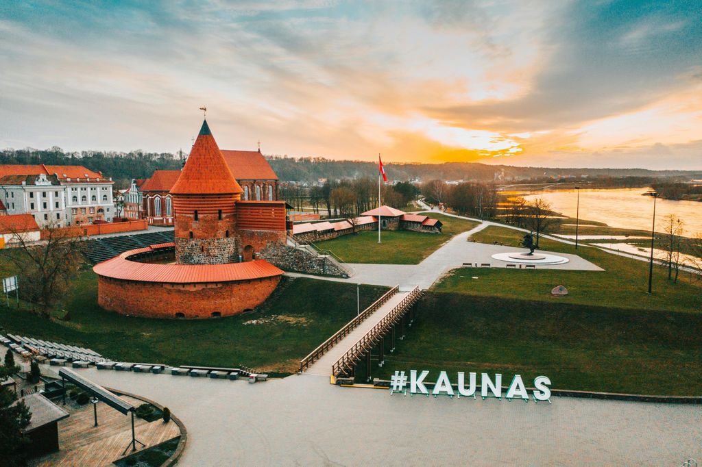 Kaunas : Sightseeing Walking Custom Tour mit einem ortskundigen Guide