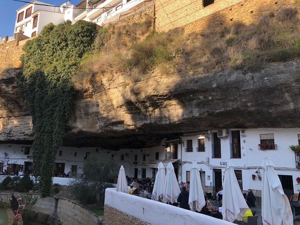 ab Marbella/Estepona: VIP-Tour Ronda + Setenil d. l. Bodegas