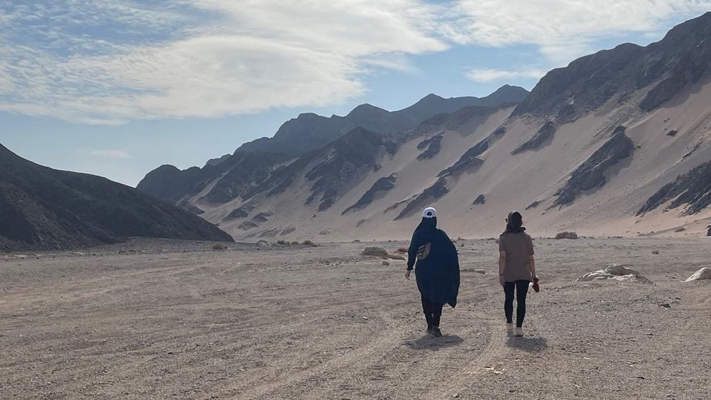 Hurghada: Wüstenwanderung, Yoga & Kamelreiten bei Sonnenuntergang