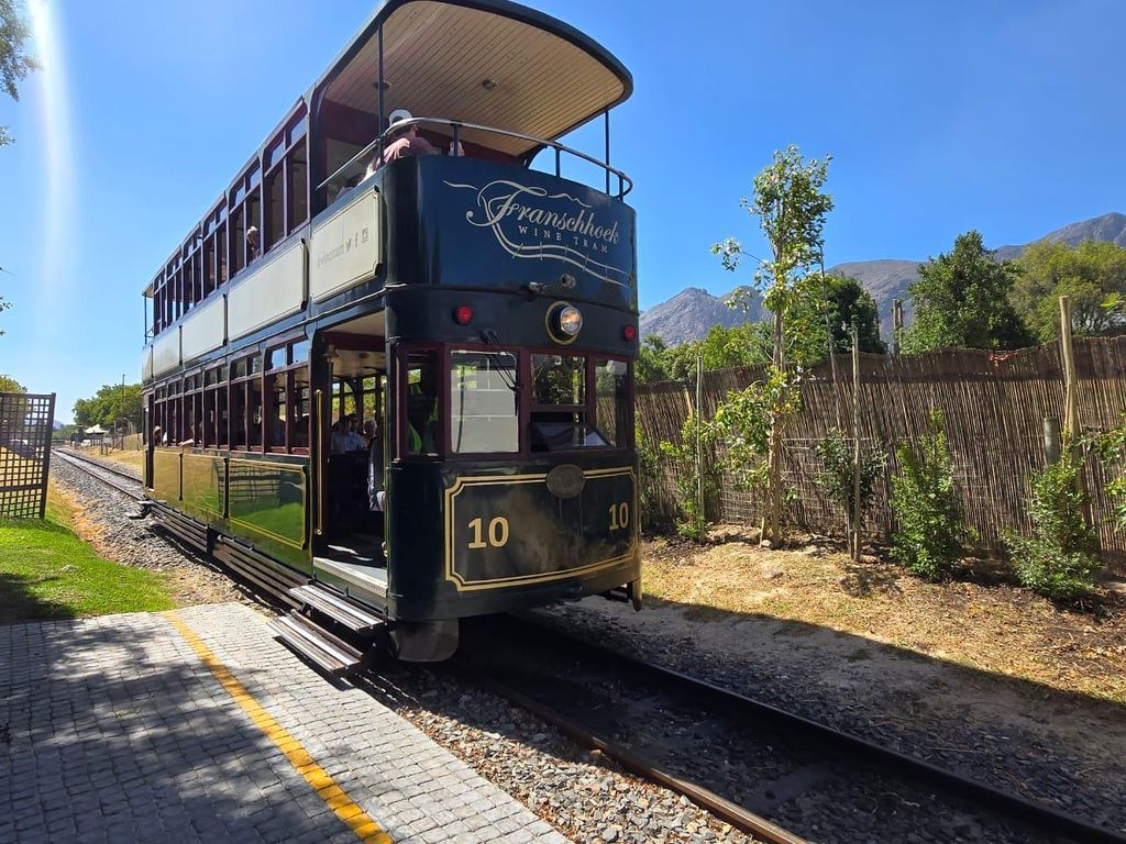 Kapstadt: Stellenbosch, Franschhoek Wine Tram Verkostungstour