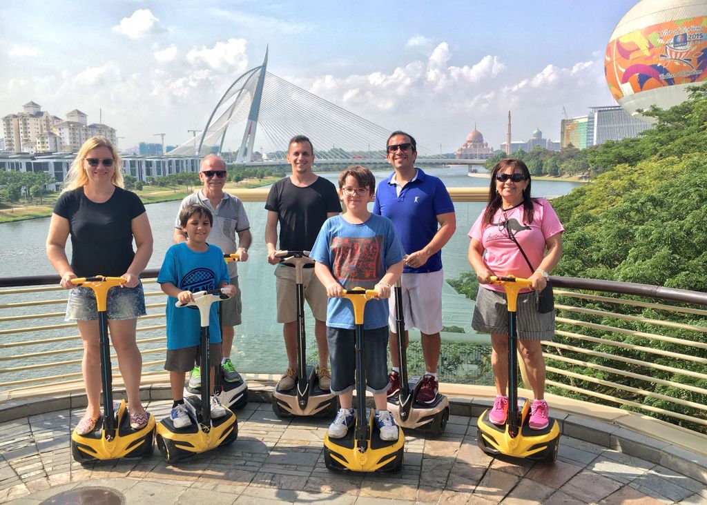 Segway-Tour zur Erkundung der Stadt Putrajaya im Garten