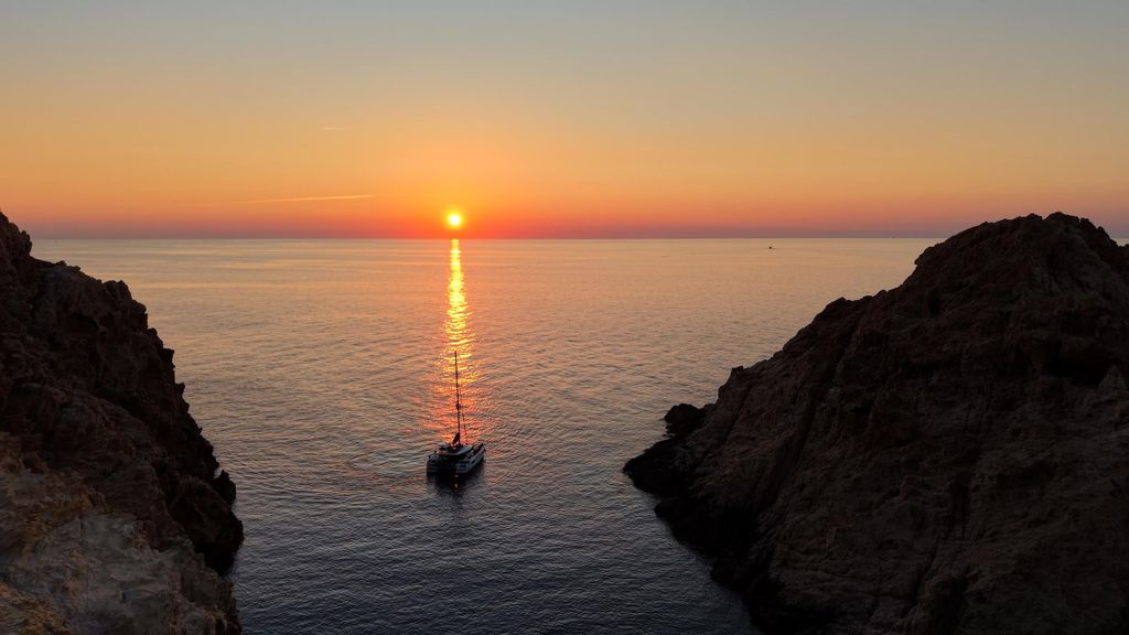 L'Île-Rousse Korsika Katamaranausflug: Agriates Aperitif bei Sonnenuntergang