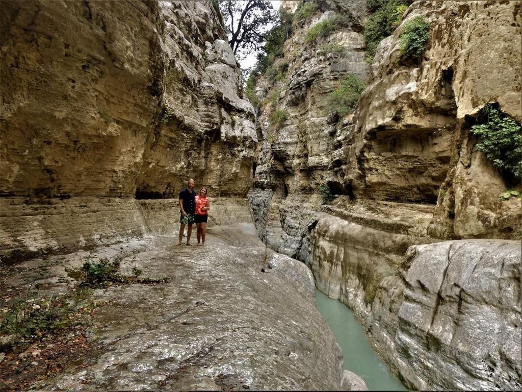 Osumi-Schlucht und Bogova-Wasserfall von Berat aus - by 1001AA