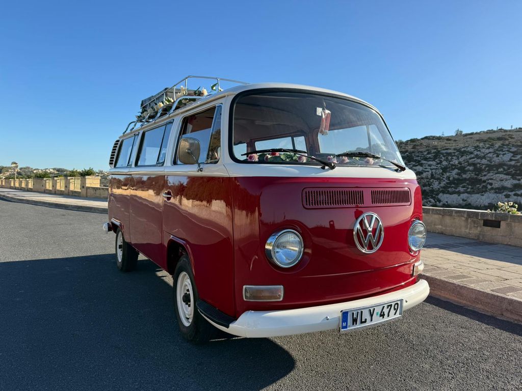 Malta: Privater VW-Camper mit Chauffeur und Klimaanlage