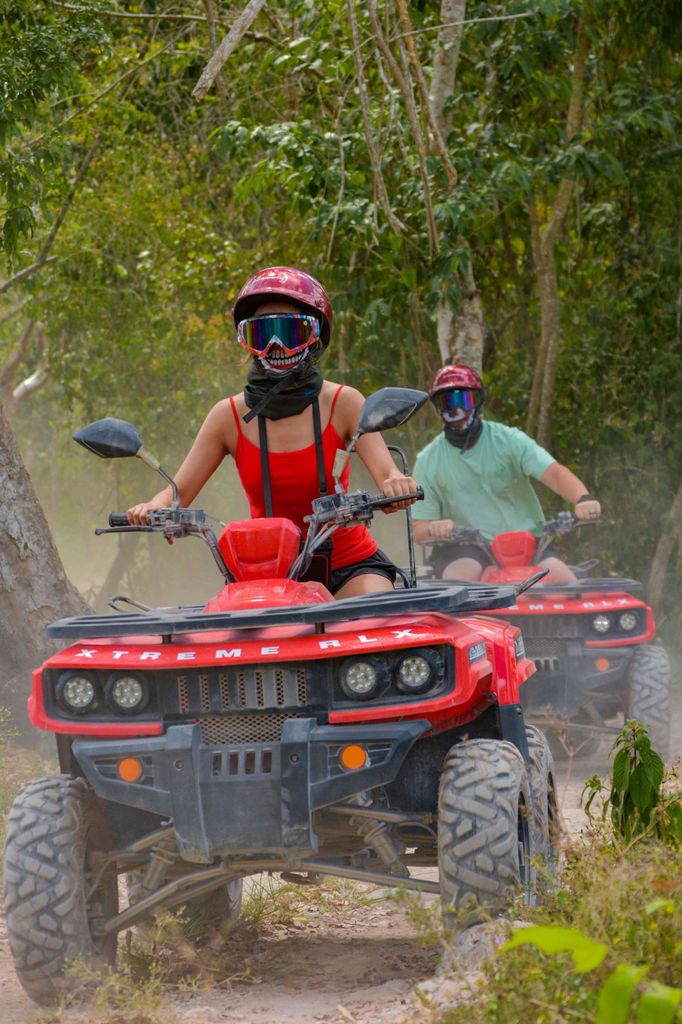 Cozumel mit dem Quad: Besuche die Cenote und die Höhle