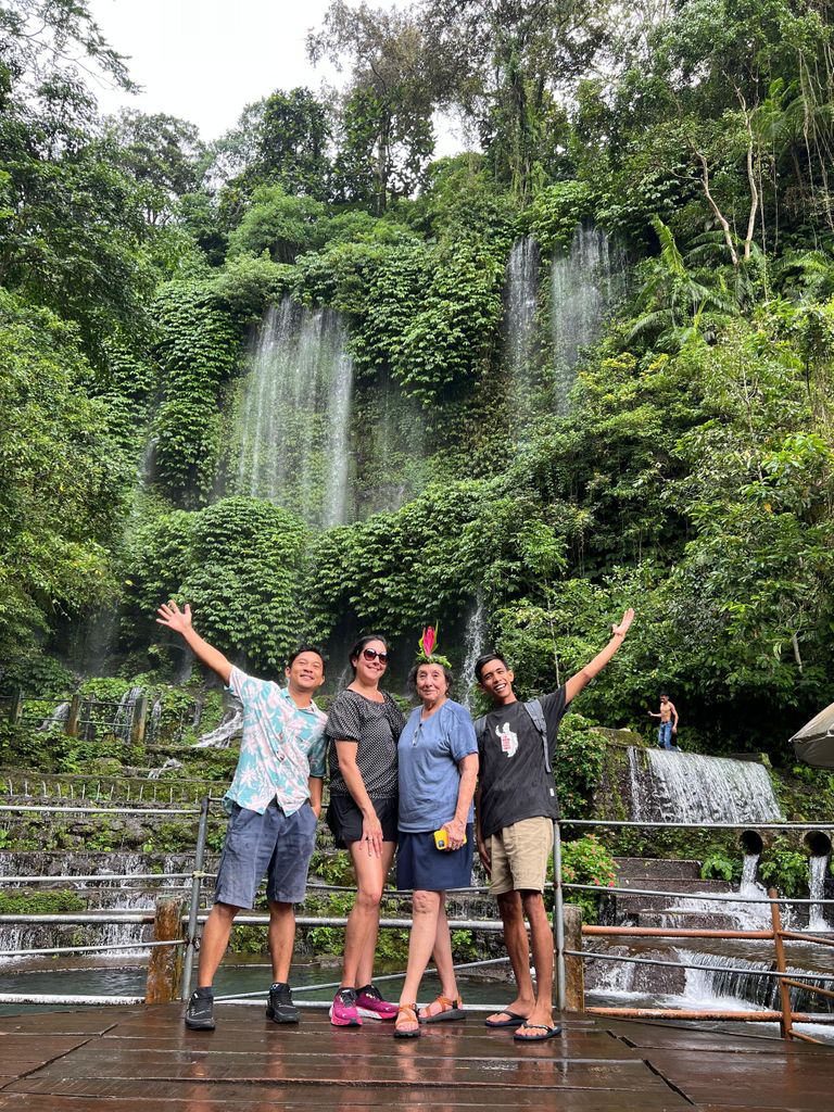 Lombok: Tagestour zu Wasserfällen, Dörfern und Sonnenuntergang auf dem Hügel