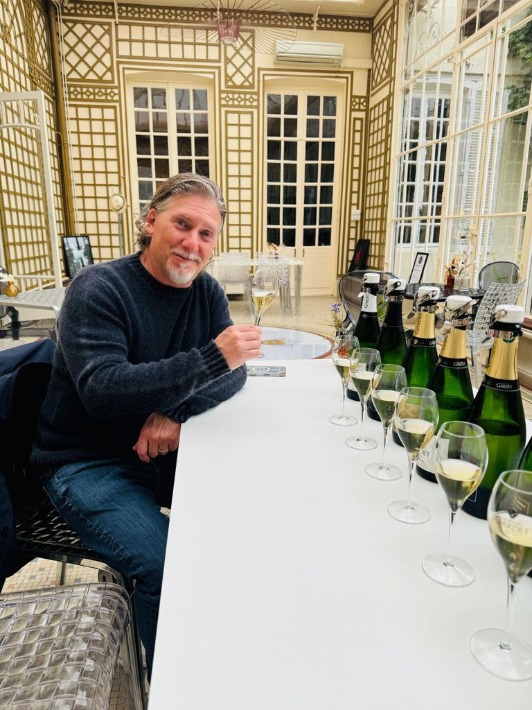 Exklusive Champagner-Tour: 2 Familienhäuser und ein Restaurant