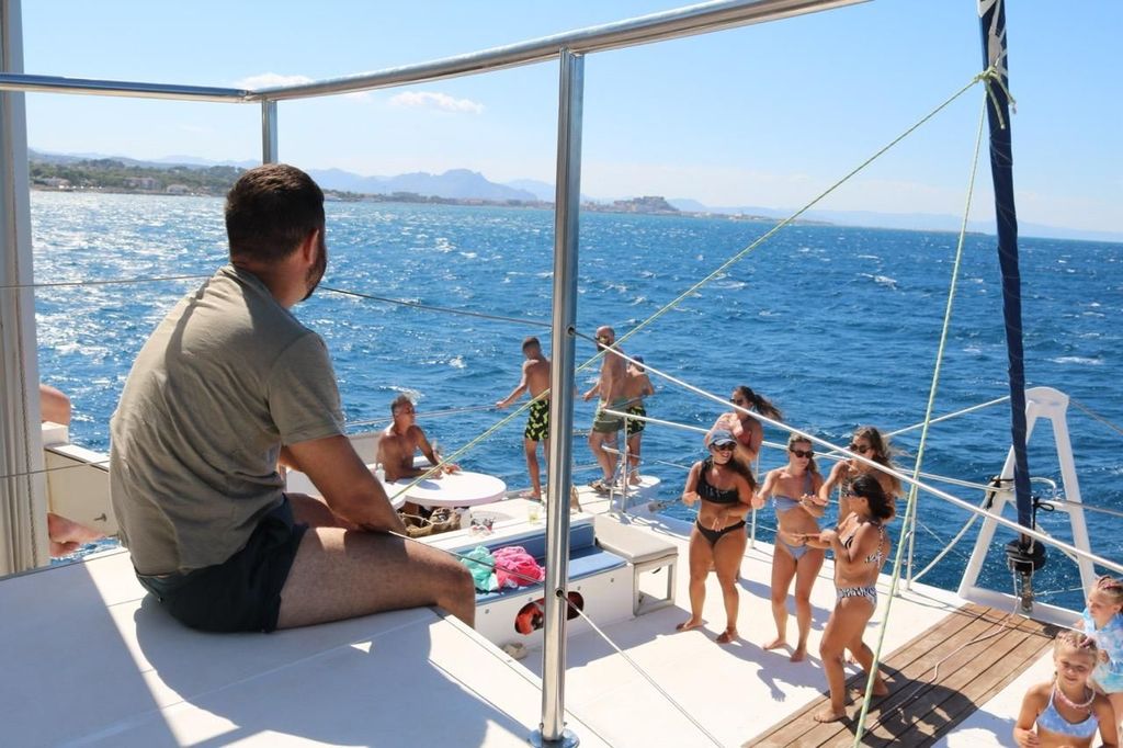 Von Dénia/Jávea aus: Cala Blanca Bootsfahrt mit Jet Ski & Mittagessen