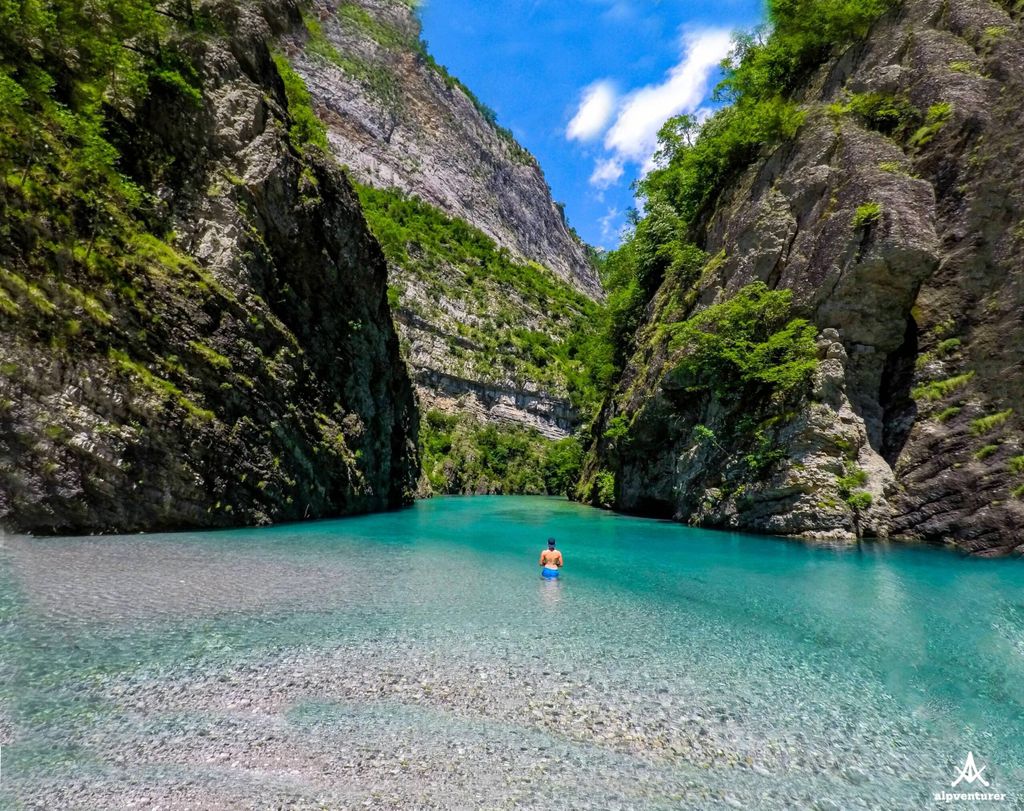 Ab Tirana/Durrës/Shkodra: Tagestour zum Shala-Fluss und Komani-See