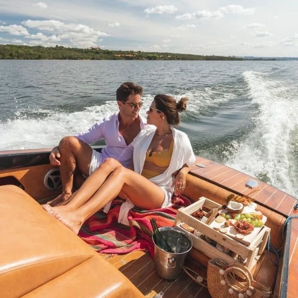 Retro-Motorboot-Tour auf dem Paranoá-See – total cool!