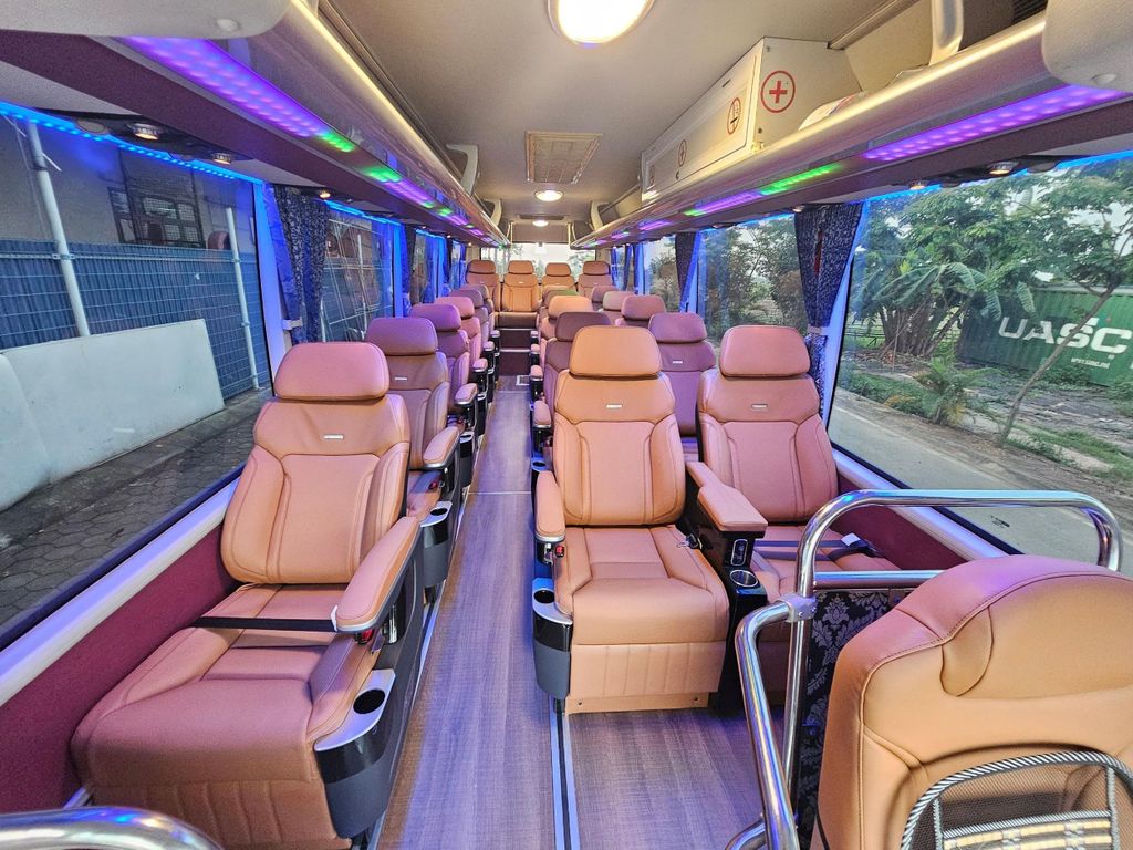 Von Hanoi: Transfer nach oder von Halong City mit einem Comfor Bus