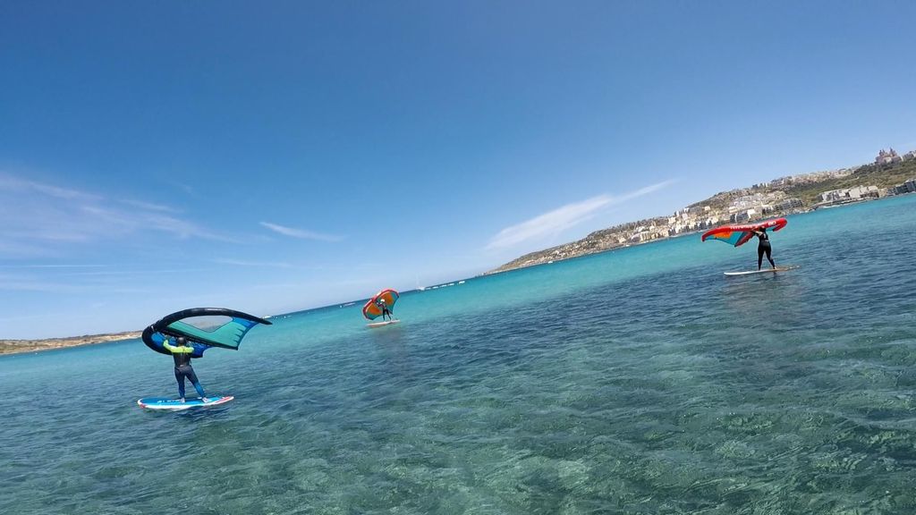 Mellieha: Einführung in das Wing Foiling (Kurs)