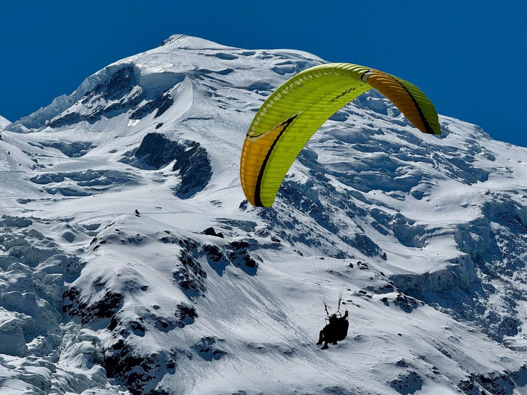 Chamonix: Tandem-Gleitschirmflug mit Blick auf den Mont-Blanc