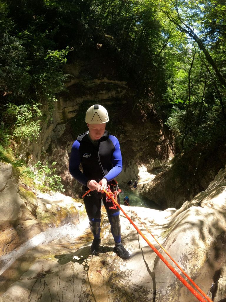 Annecy: Canyoning am Wasserfall von Angon