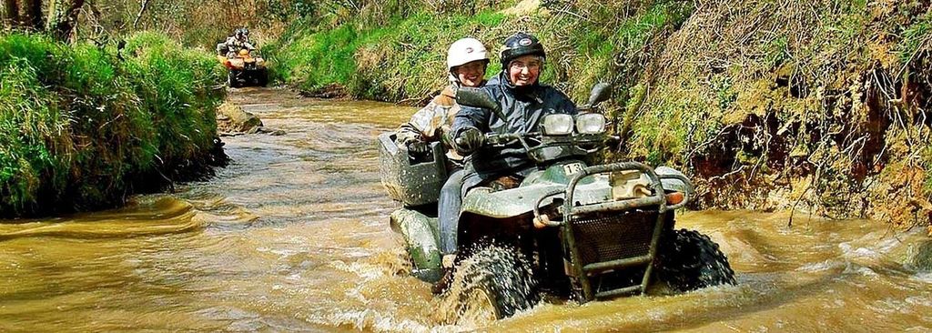 Quad-Tour: typisches Haus, Rincón-Strand und Caño-Frío-Fluss