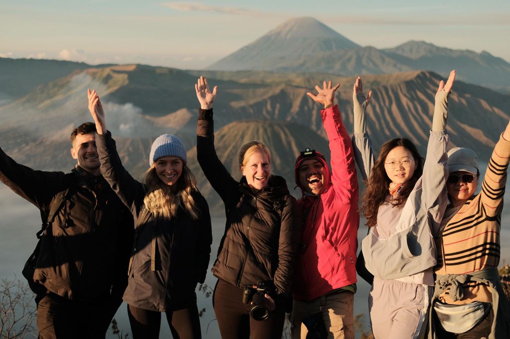 Von Surabaya aus: Mount Bromo und Ijen 2D1N Shared Guided Tour