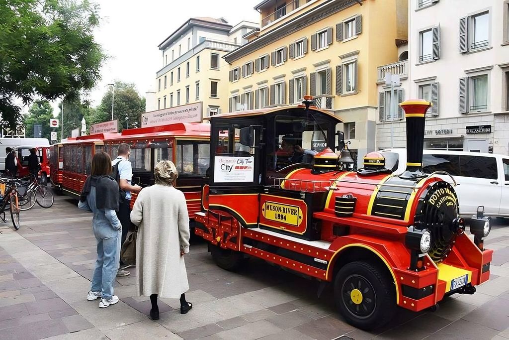 Bergamo: Stadt-Highlights Minibus oder Zug