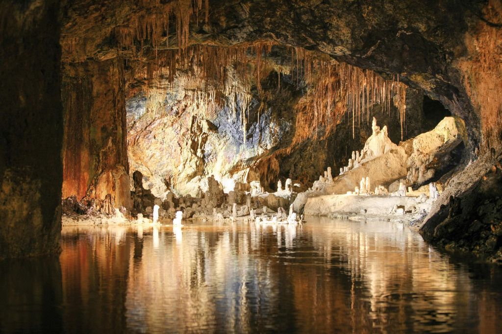 Saalfeld: Feengrotten-Führung, Erlebnismuseum & historische Stadttore
