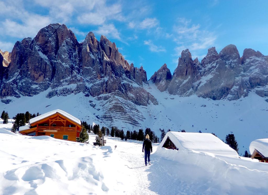 Dolomiten von Bozen: Winterwandern & Schlittenfahren erleben