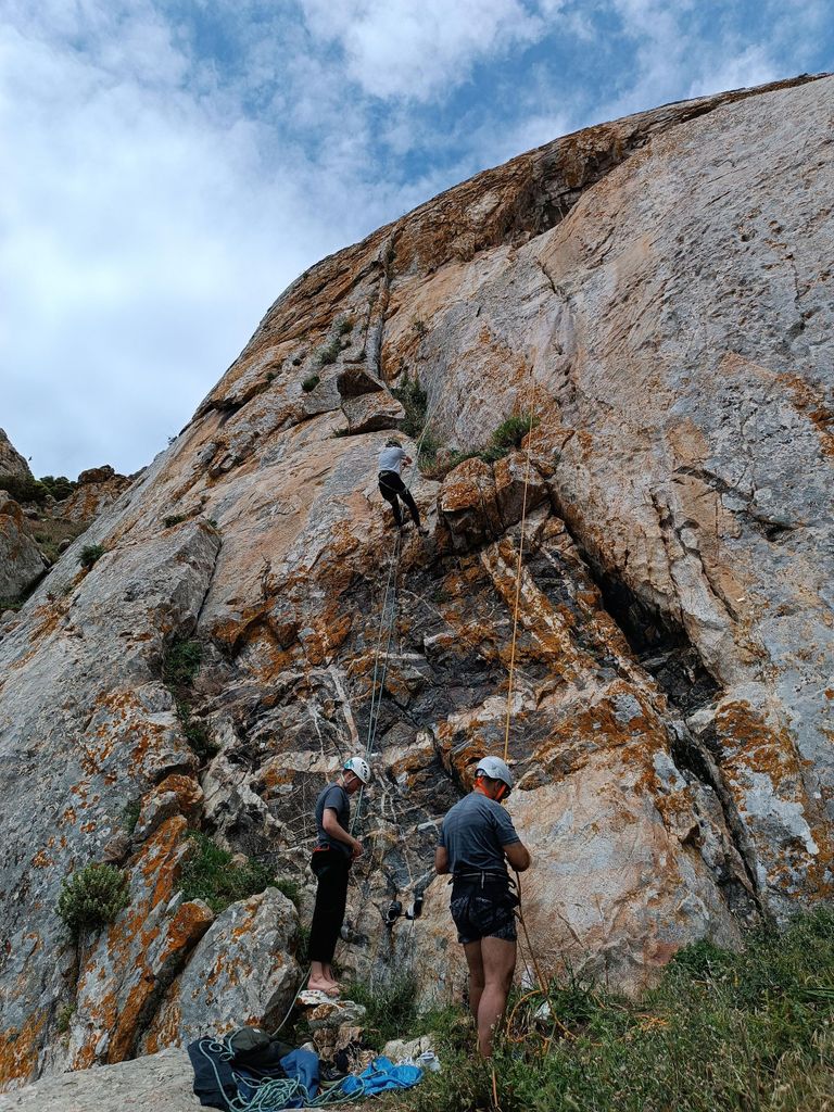 Tinos: Exomvourgo Hill Rock Climbing Experience