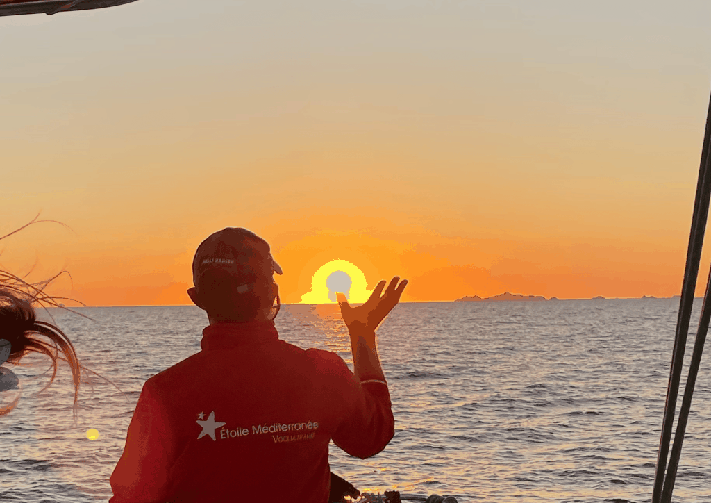 Bewundere den Sonnenuntergang über den Îles Sanguinaires von Ajaccio aus