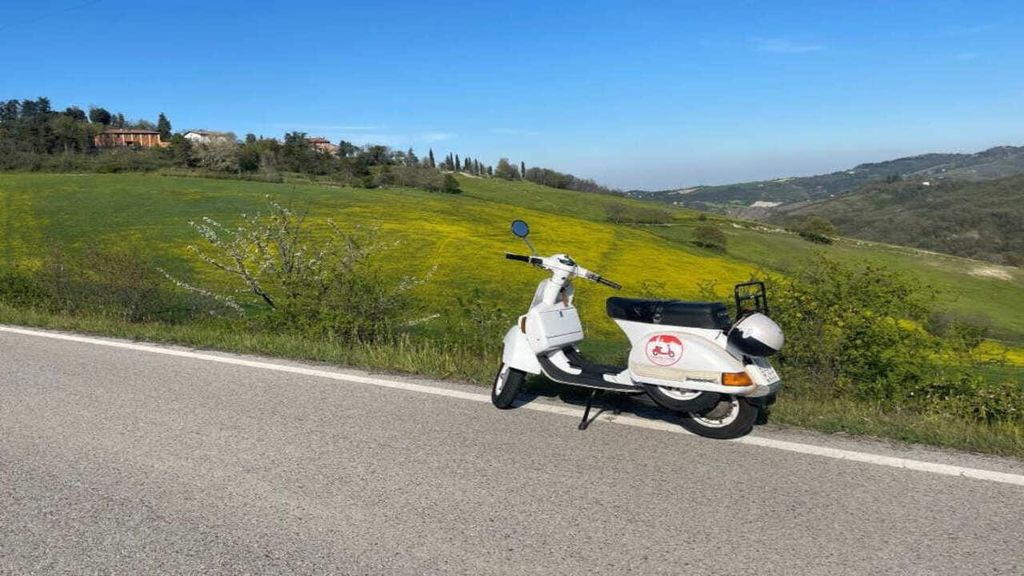 Vespa-Tour in den Hügeln von Bologna